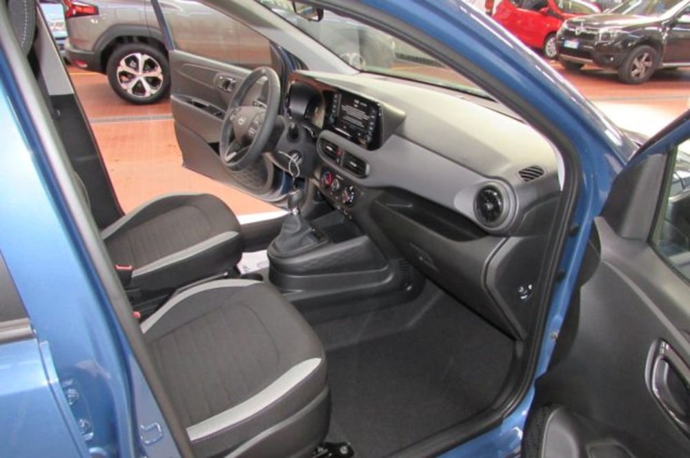 Hyundai i10 nuova a Milano (16)