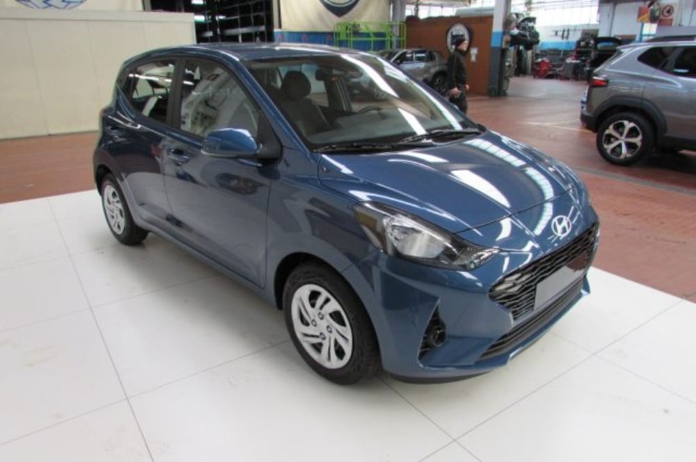 Hyundai i10 nuova a Milano (2)