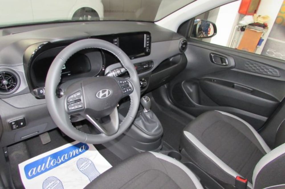 Hyundai i10 nuova a Milano (7)