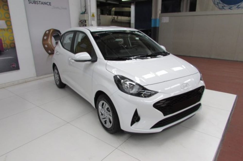 Hyundai i10 nuova a Milano (2)