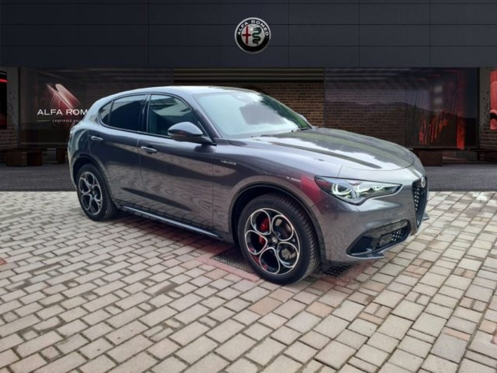 Alfa Romeo Stelvio nuova a Monza e Brianza (3)