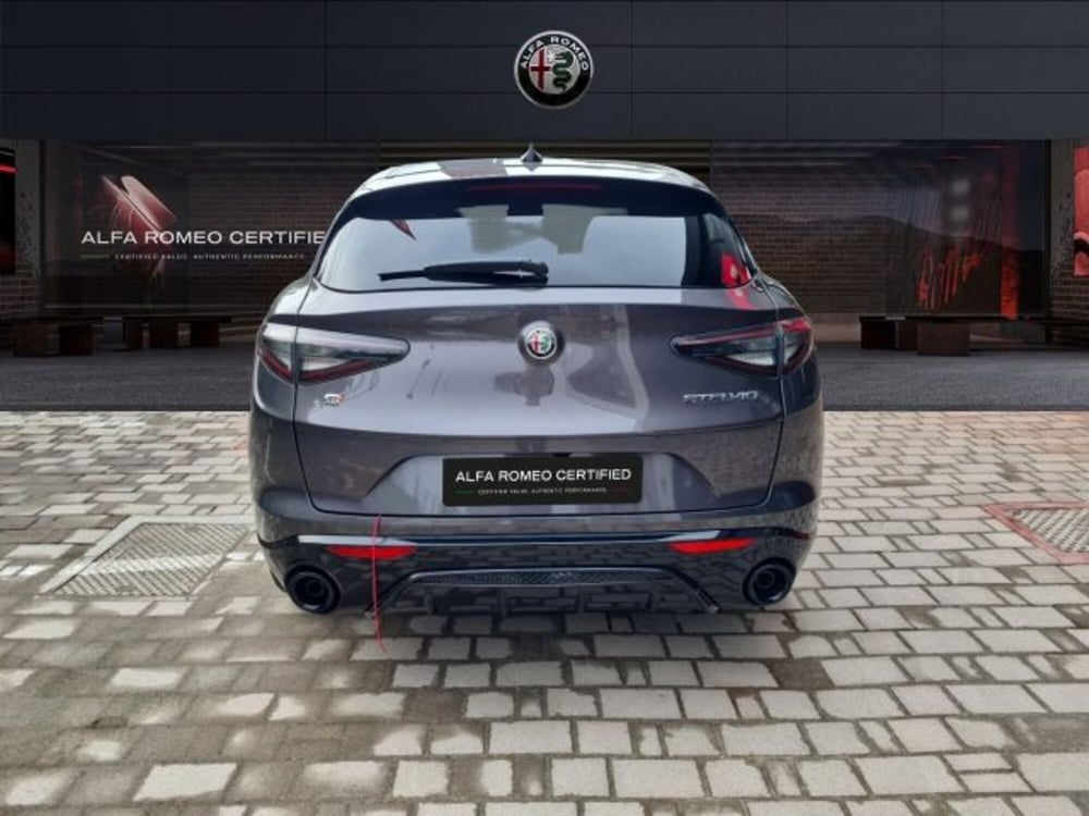 Alfa Romeo Stelvio nuova a Monza e Brianza (5)