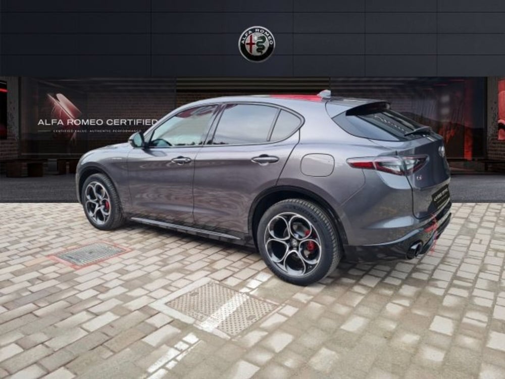 Alfa Romeo Stelvio nuova a Monza e Brianza (7)