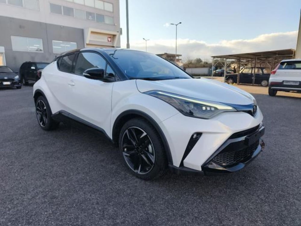 Toyota Toyota C-HR nuova a Reggio Calabria (8)