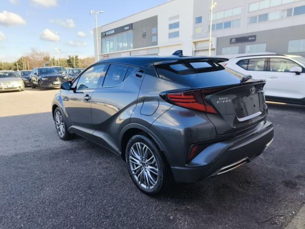 Toyota Toyota C-HR nuova a Reggio Calabria (3)