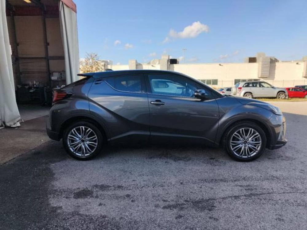 Toyota Toyota C-HR nuova a Reggio Calabria (7)