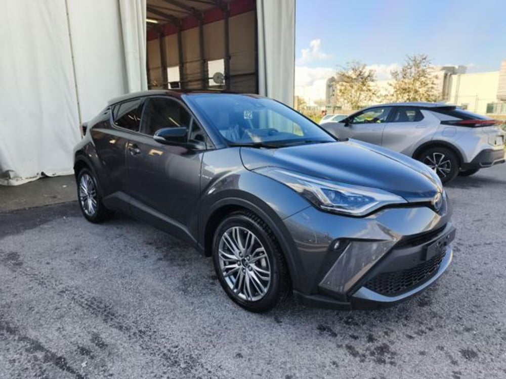 Toyota Toyota C-HR nuova a Reggio Calabria (8)