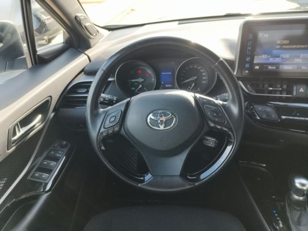 Toyota Toyota C-HR usata a Reggio Calabria (13)