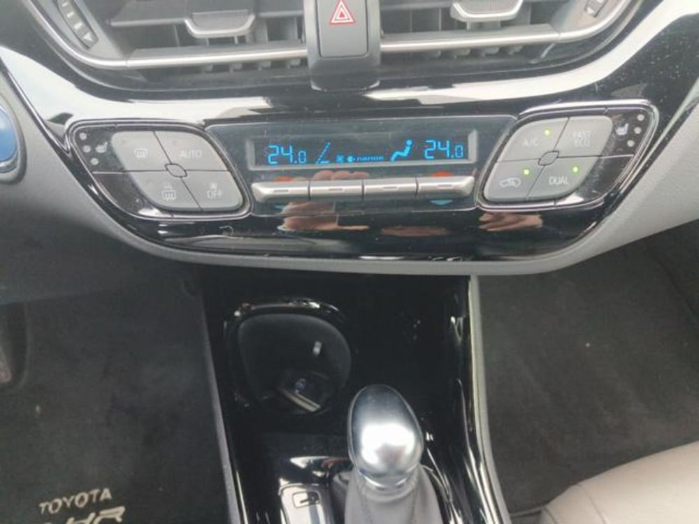 Toyota Toyota C-HR usata a Reggio Calabria (14)