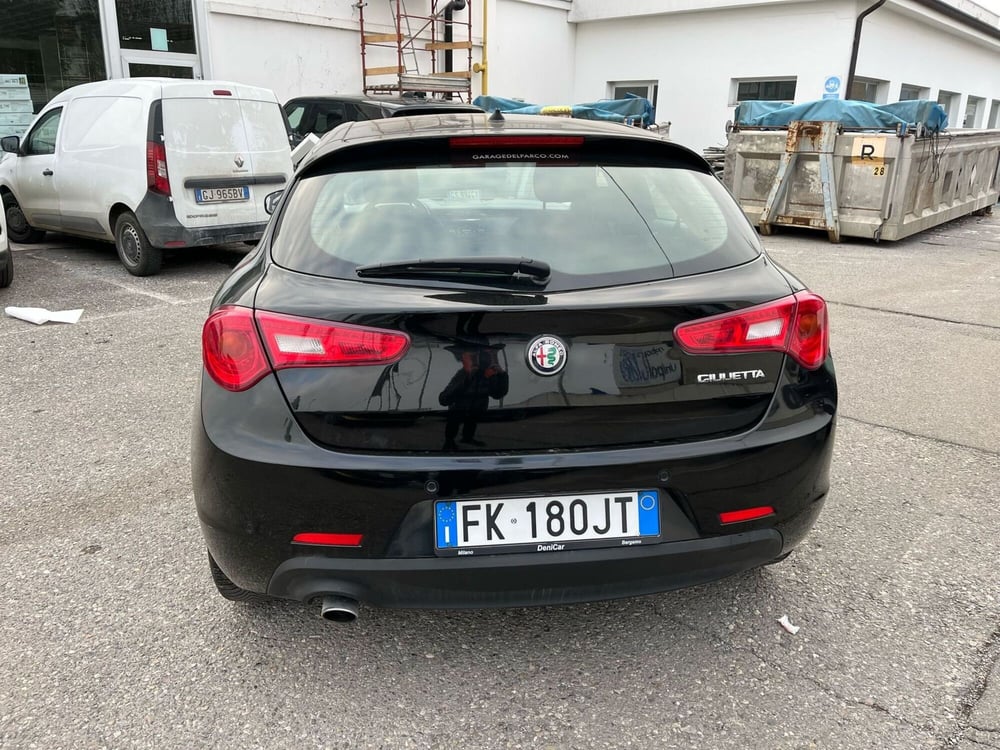 Alfa Romeo Giulietta usata a Milano (8)