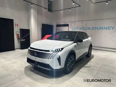 Peugeot 3008 1.2 hybrid GT 145cv e-dcs6 nuova a Modugno