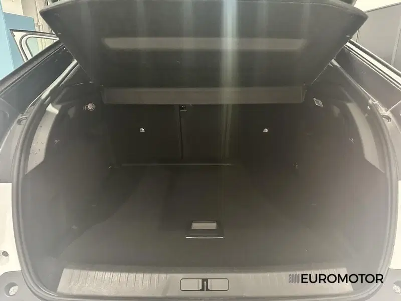 Peugeot 3008 nuova a Bari (15)