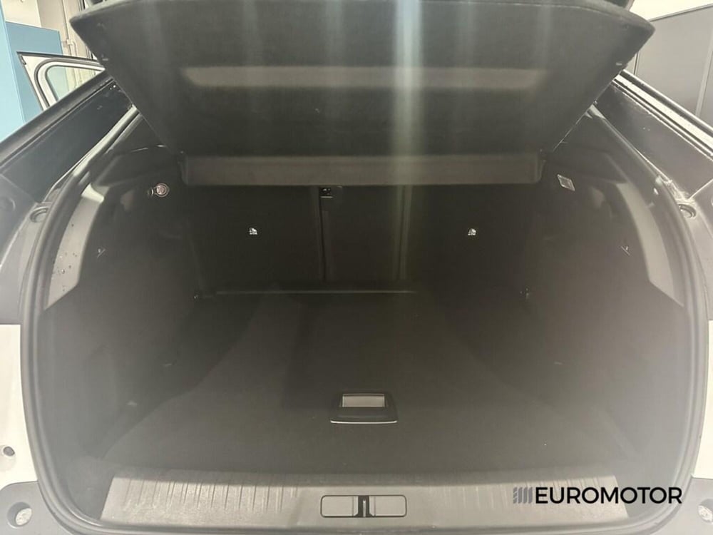 Peugeot 3008 nuova a Bari (15)