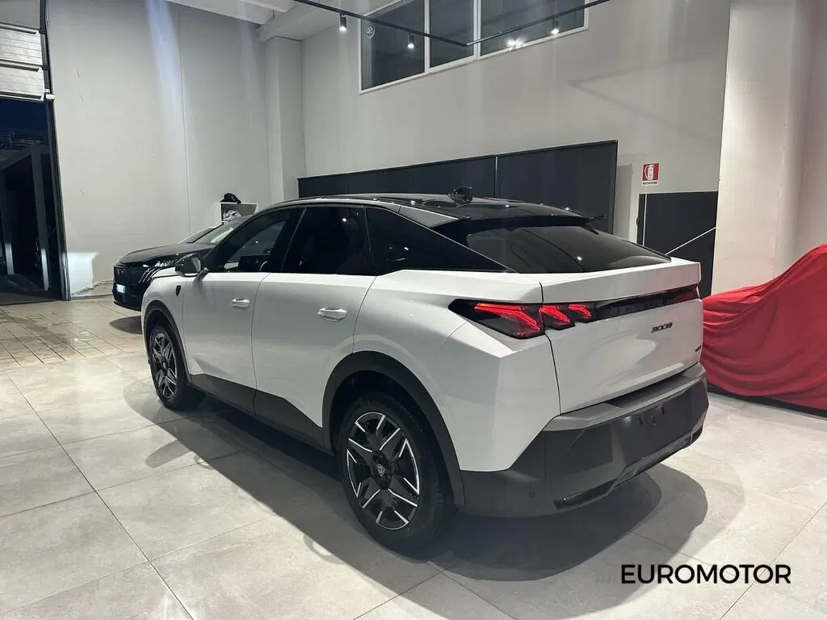 Peugeot 3008 nuova a Bari (8)