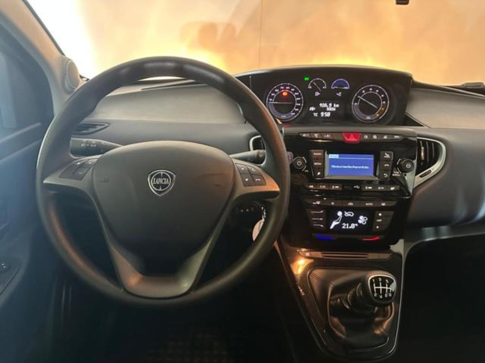 Lancia Ypsilon usata a Torino (9)