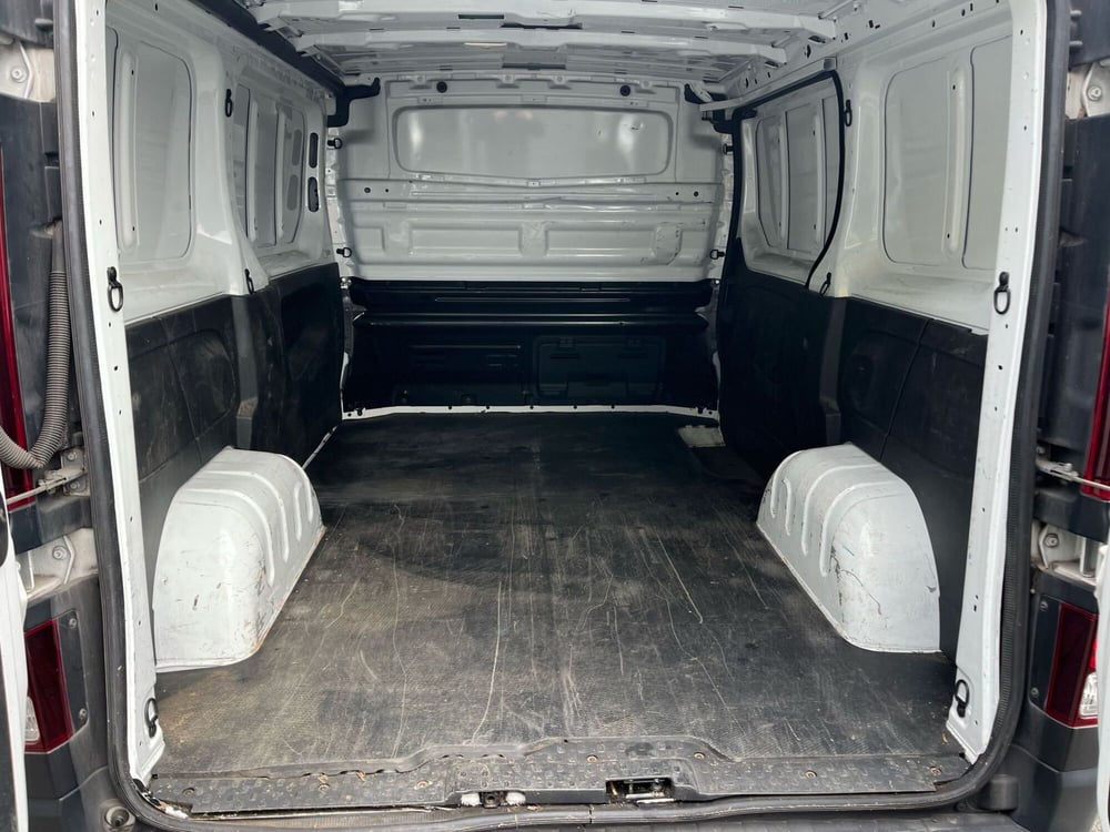 Opel Vivaro Furgone usata a Milano (13)