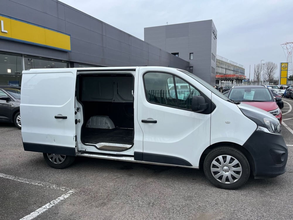 Opel Vivaro Furgone usata a Milano (6)