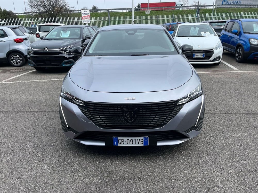 Peugeot 308 nuova a Milano (2)