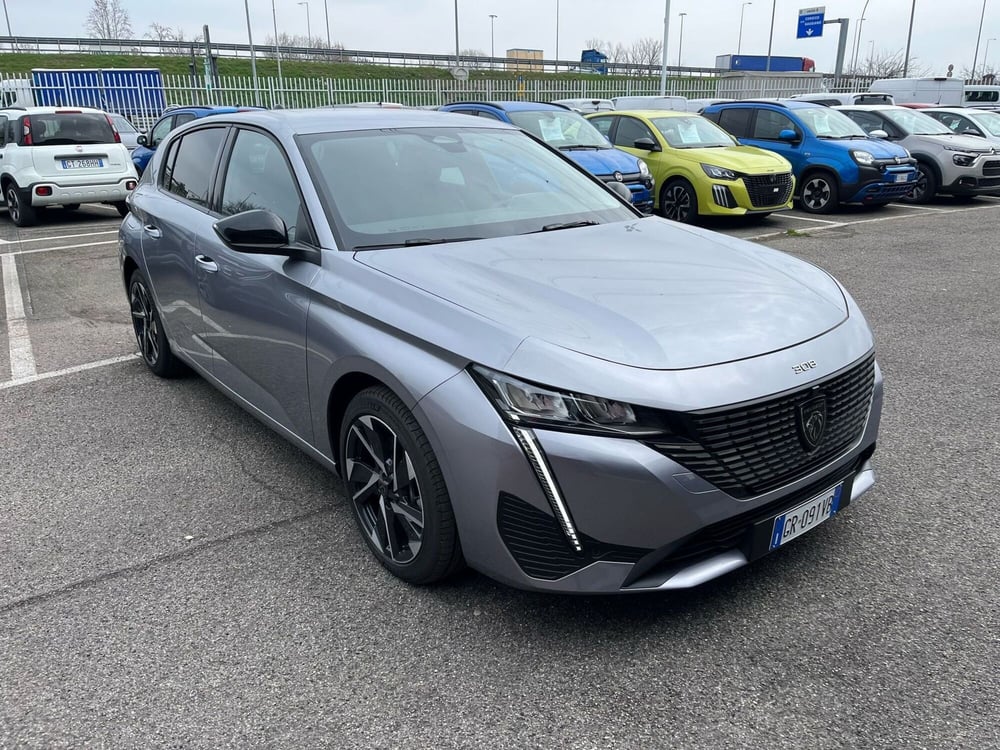 Peugeot 308 nuova a Milano (3)