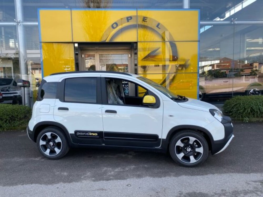 Fiat Panda Cross nuova a Milano (2)