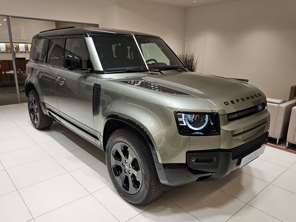 Land Rover Defender nuova a Napoli