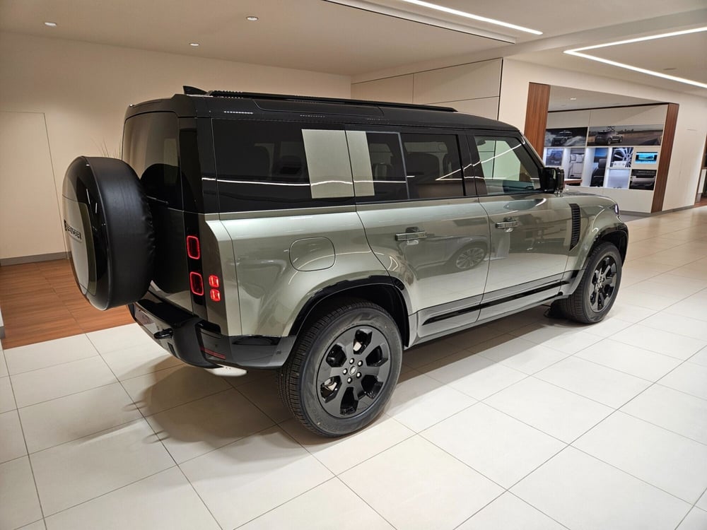 Land Rover Defender nuova a Napoli (2)