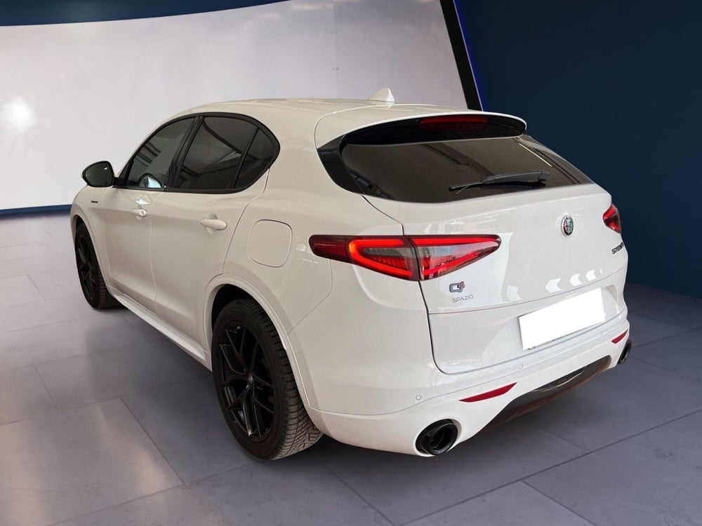 Alfa Romeo Stelvio usata a Torino (6)