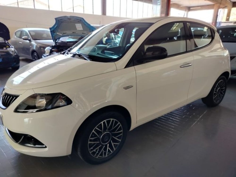 Lancia Ypsilon usata a Forlì-Cesena (18)