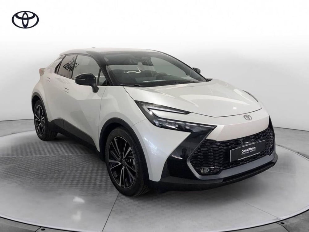 Toyota Toyota C-HR nuova a Torino (3)