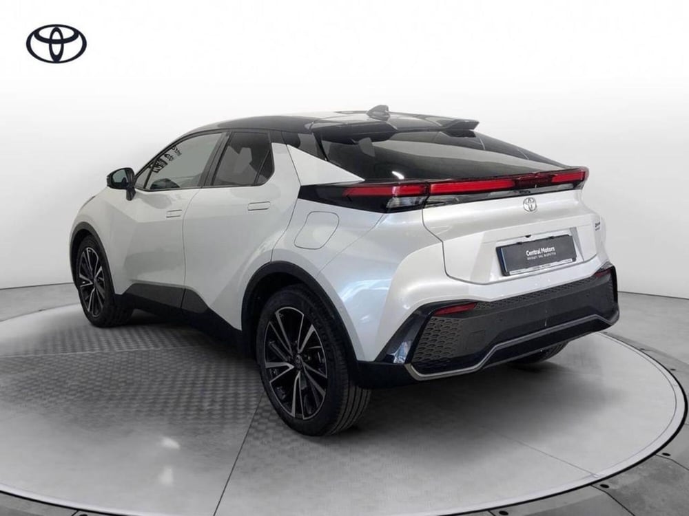 Toyota Toyota C-HR nuova a Torino (6)