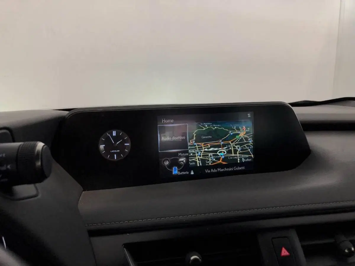 Lexus UX nuova a Torino (13)