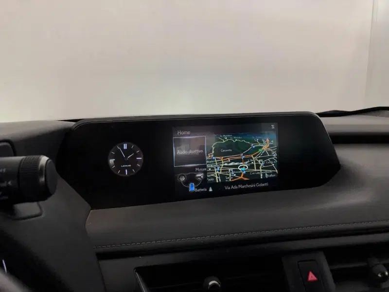 Lexus UX nuova a Torino (13)