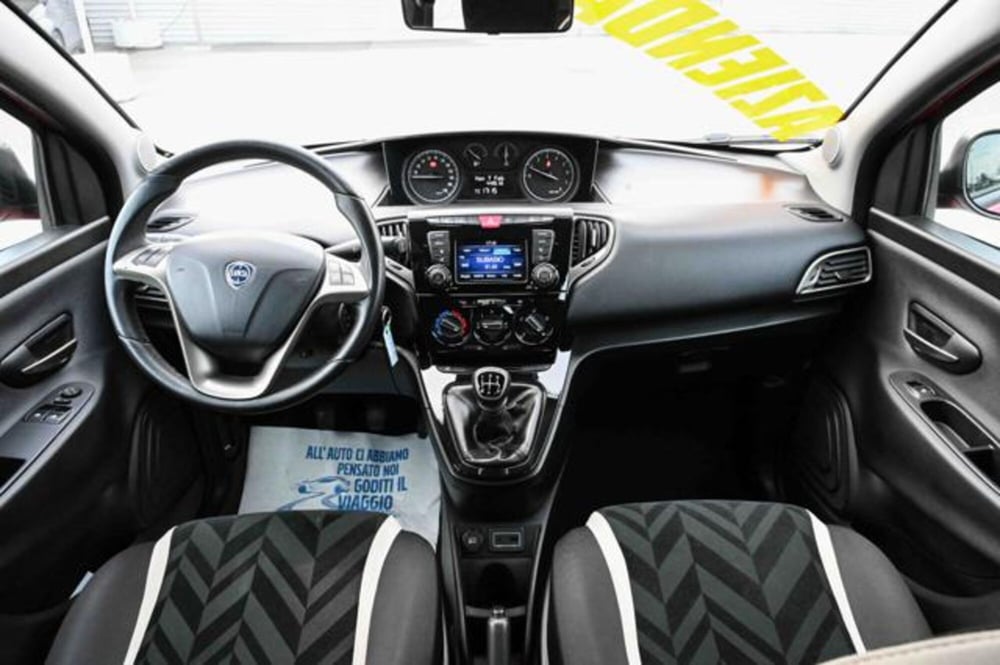 Lancia Ypsilon usata a Torino (11)