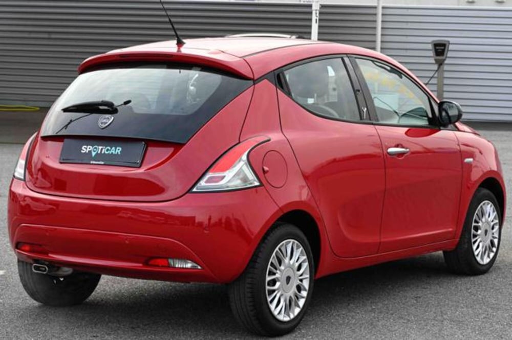 Lancia Ypsilon usata a Torino (5)