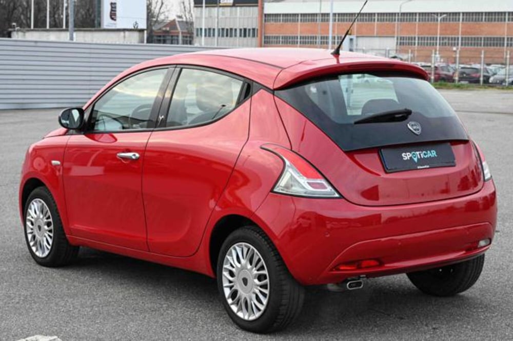 Lancia Ypsilon usata a Torino (7)