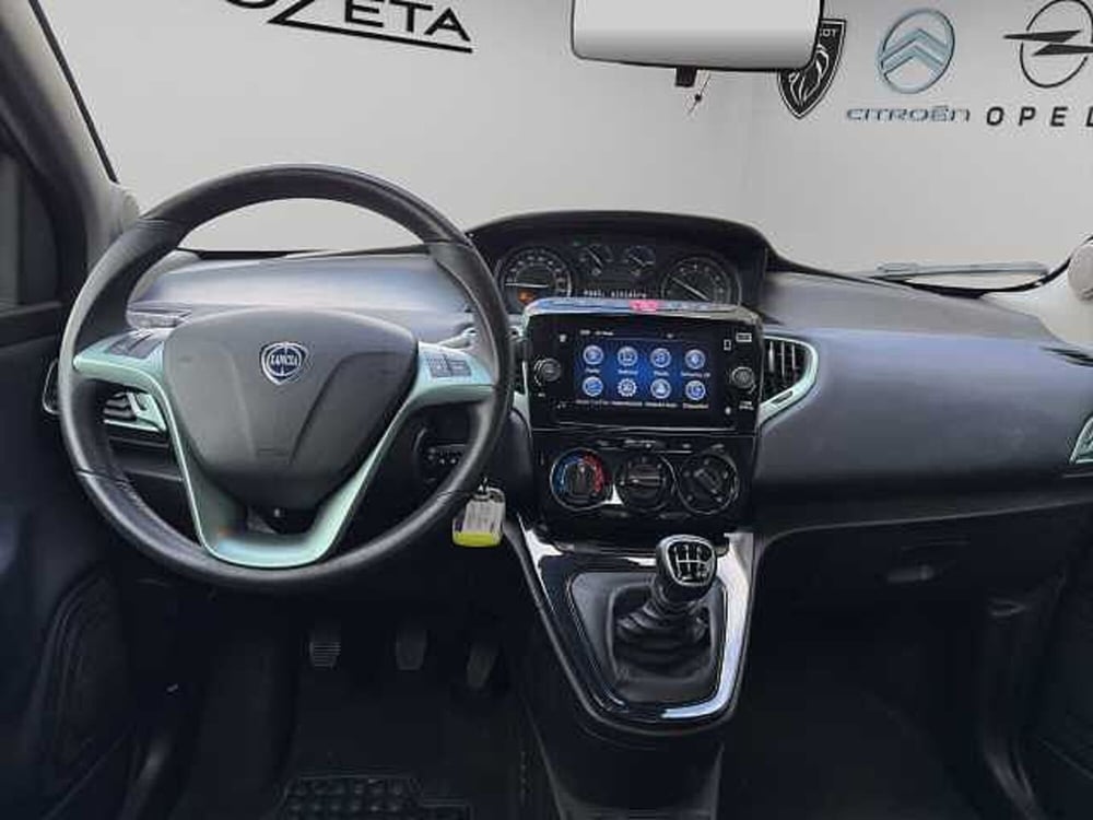 Lancia Ypsilon usata a Vibo Valentia (13)