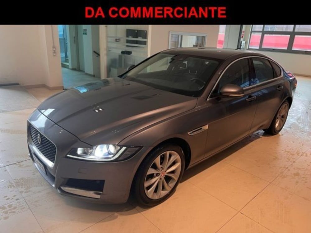 Jaguar XF usata a Modena