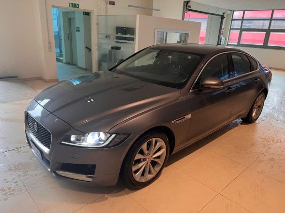 Jaguar XF usata a Modena (2)