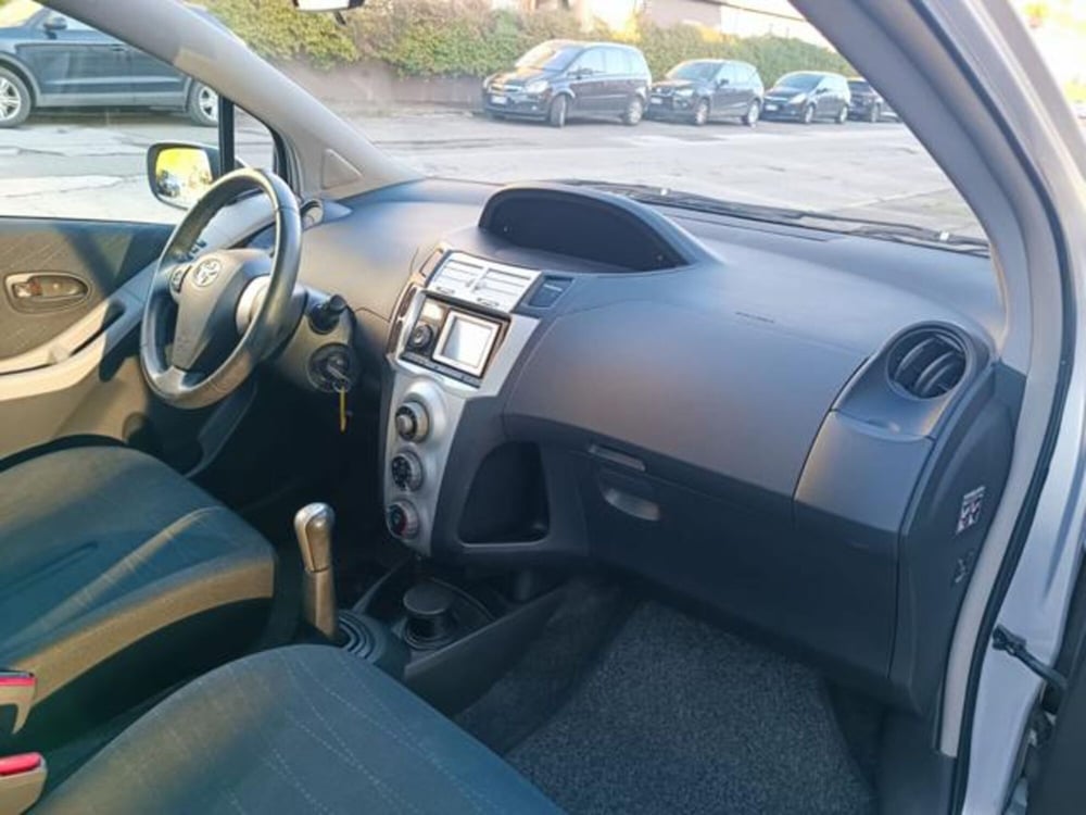 Toyota Yaris usata a Pisa (14)