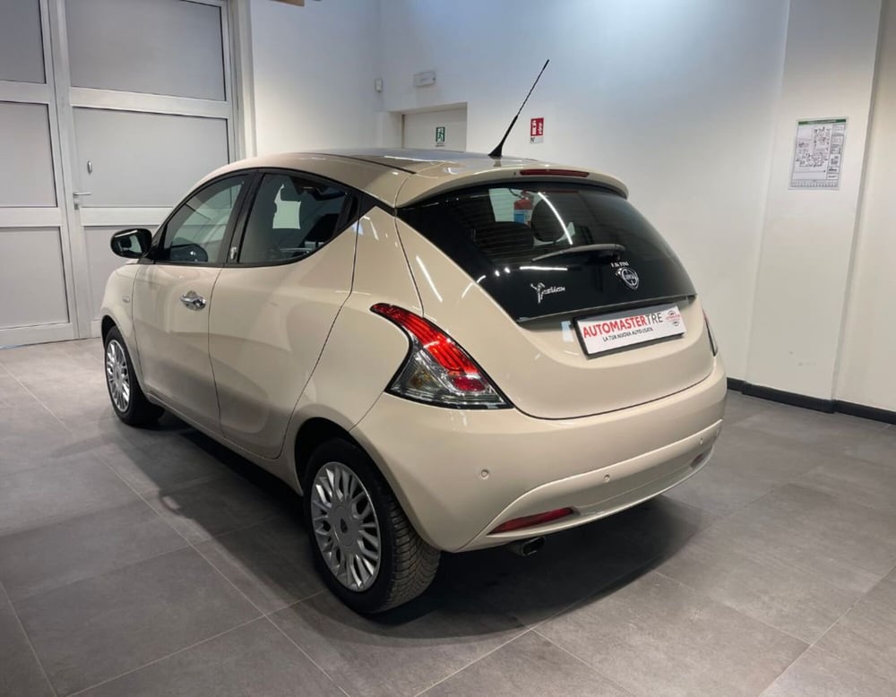 Lancia Ypsilon usata a Ferrara (16)