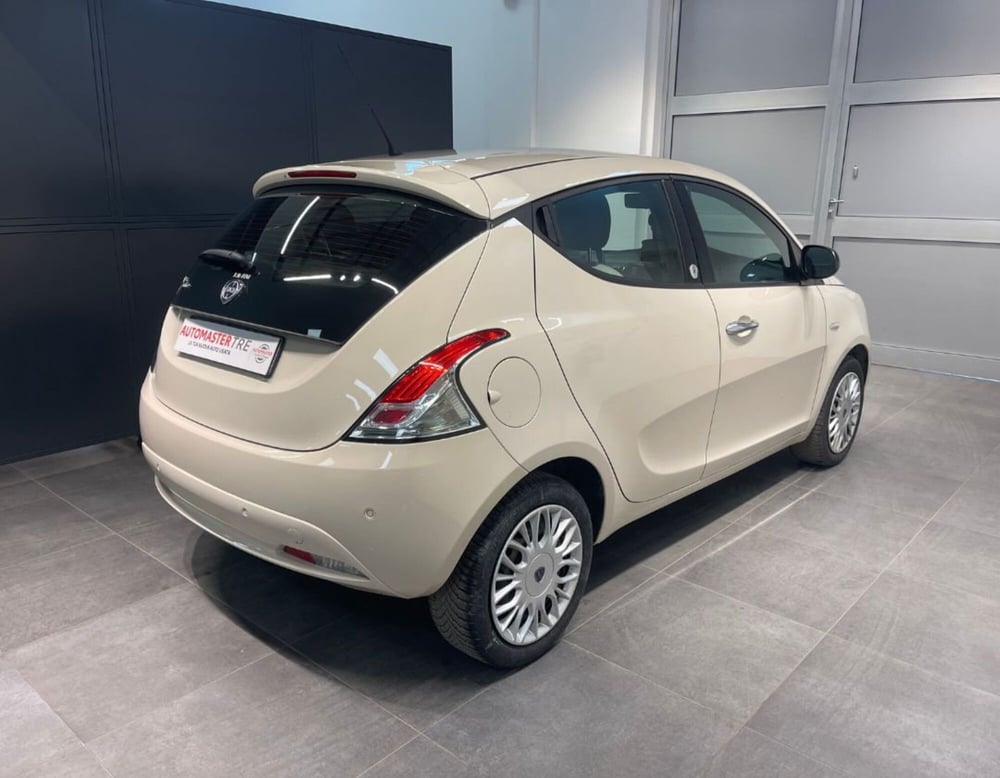 Lancia Ypsilon usata a Ferrara (17)