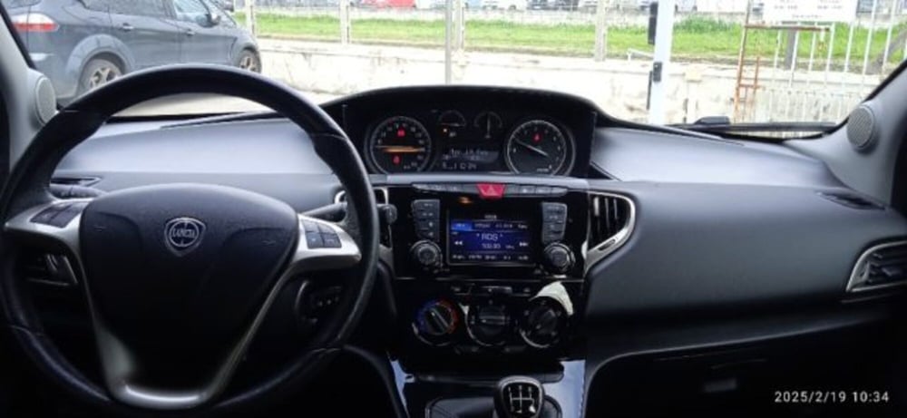 Lancia Ypsilon usata a Frosinone (15)