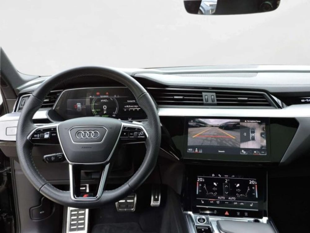 Audi Q8 Sportback usata a Firenze (15)