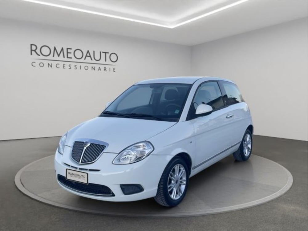 Lancia Ypsilon usata a Perugia