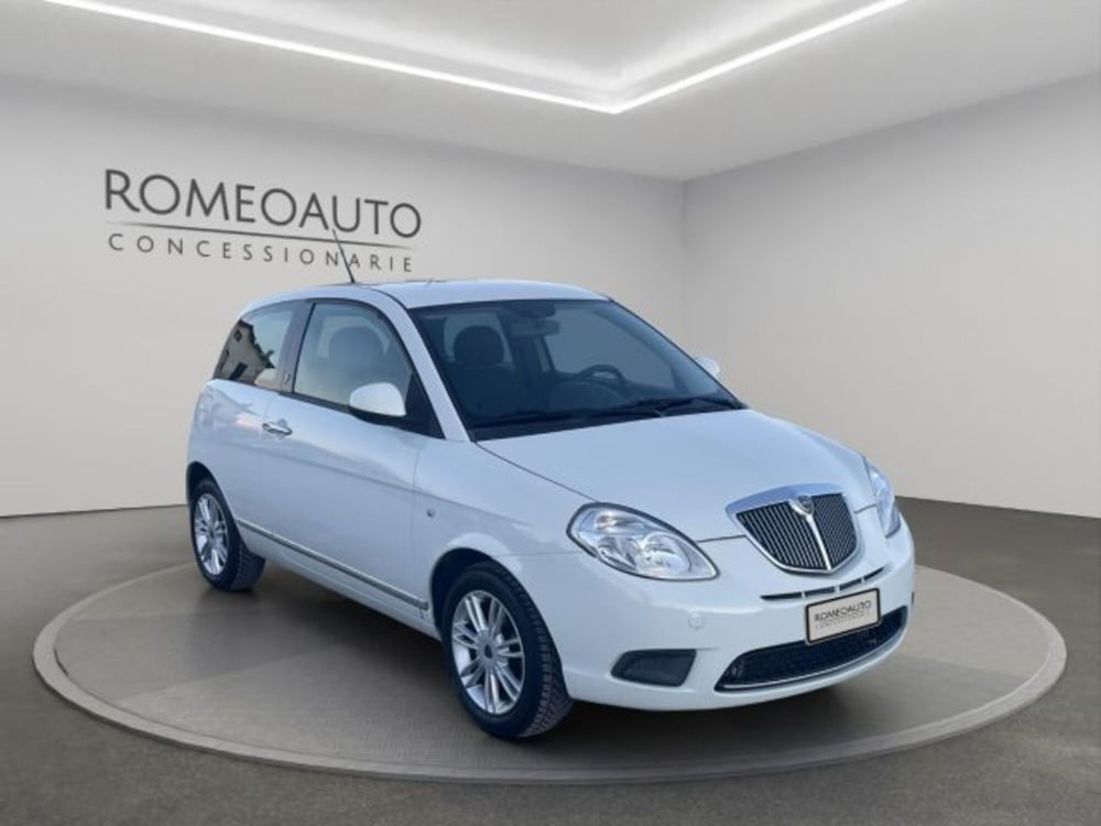 Lancia Ypsilon usata a Perugia (8)