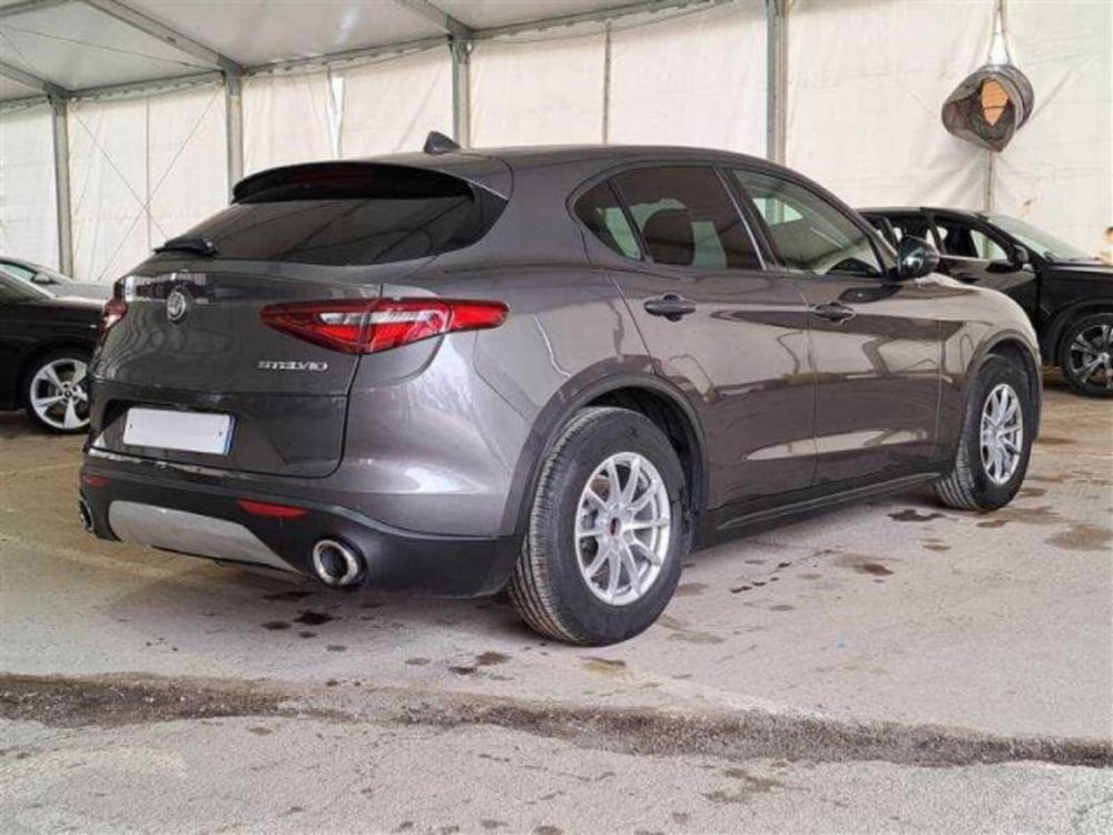 Alfa Romeo Stelvio usata a Bologna (2)