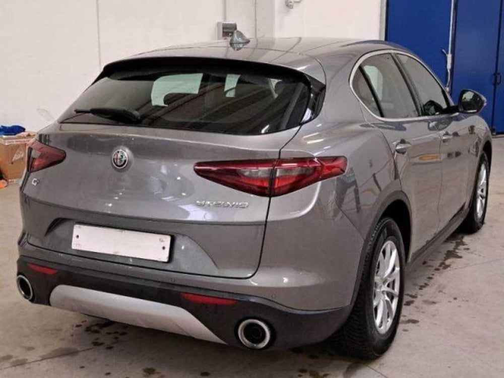 Alfa Romeo Stelvio usata a Bologna (2)