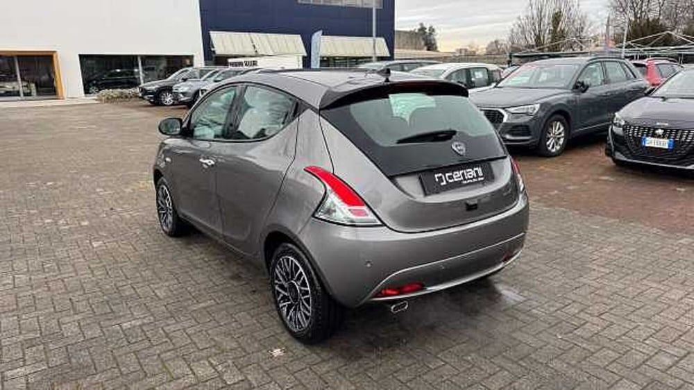 Lancia Ypsilon usata a Milano (3)