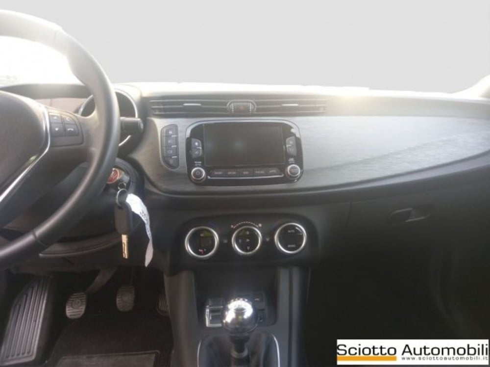 Alfa Romeo Giulietta usata a Messina (15)