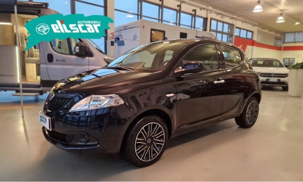 Lancia Ypsilon usata a Verona (2)